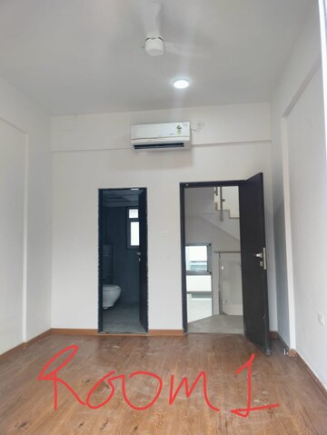 Room in 3 BHK Apartment at Gera Planet Of Joy, Kharadi – for Rent