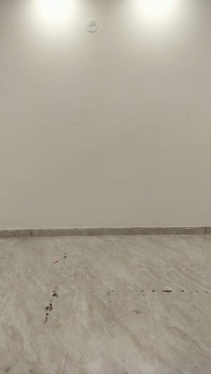 Room in 1 BHK Builder Floor at Ignou Road – for Rent