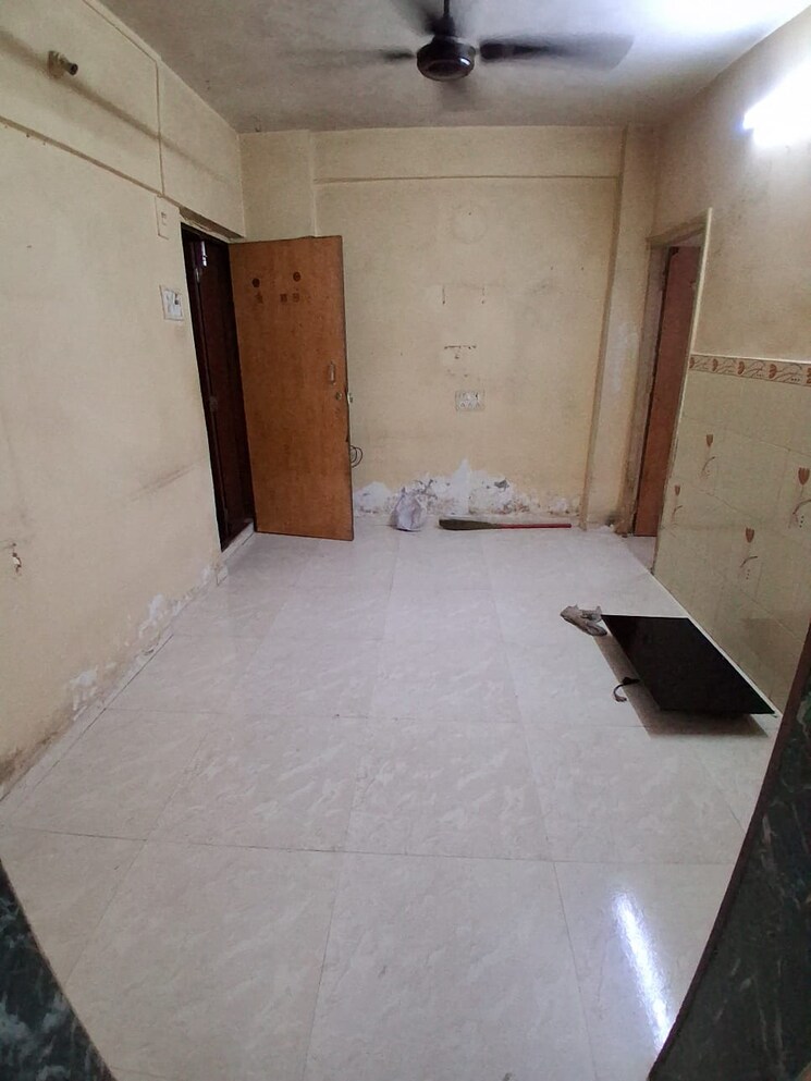 Room, shree-niketan-annexe 1 RK 330 Sq.Ft. Apartment In Chembur Mumbai 9477501