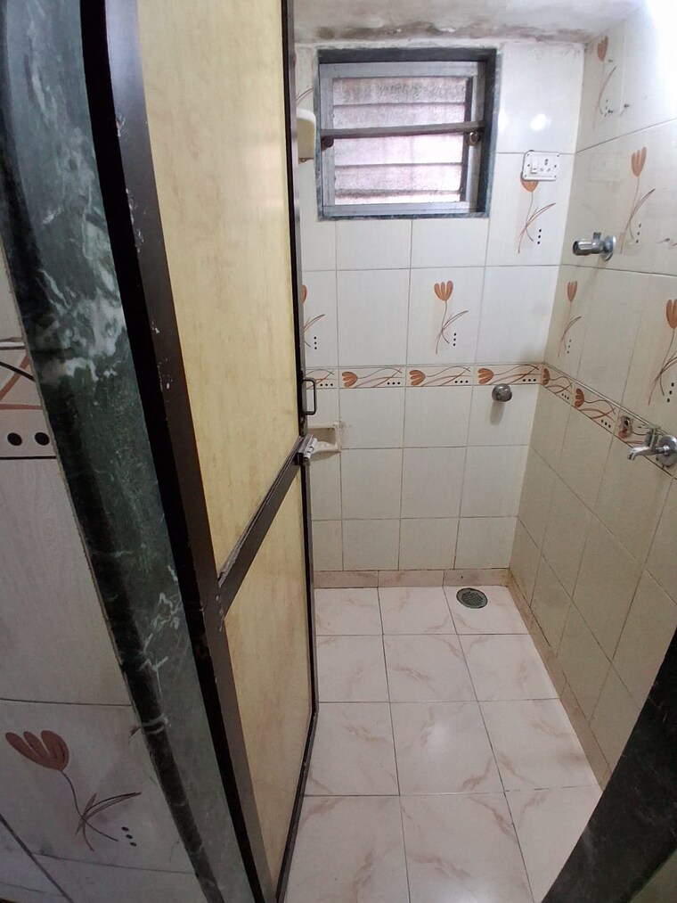 Bathroom, shree-niketan-annexe 1 RK 330 Sq.Ft. Apartment In Chembur Mumbai 9477501
