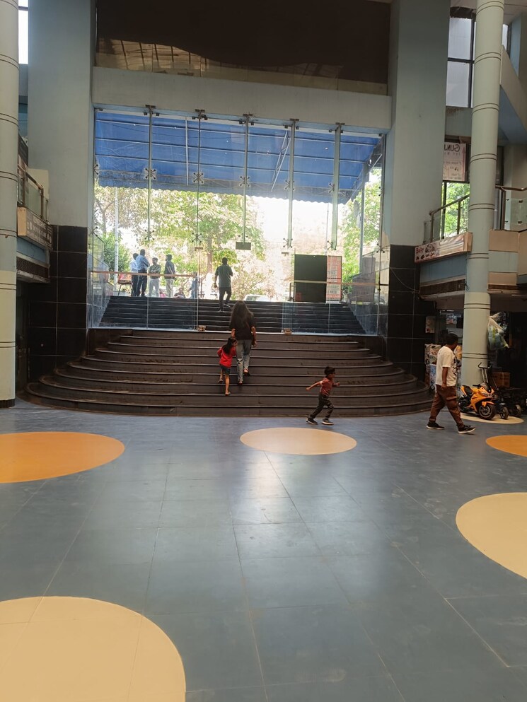  Parking, jaipuria-sunrise-greens-apartment Commercial Shop 776 Sq.Ft. In Ahinsa Khand 1 Ghaziabad 9477471