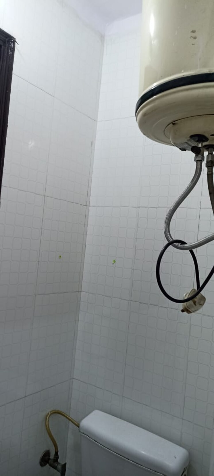 Bathroom, rohini 2 Bedroom 800 Sq.Ft. Builder Floor In Rohini Delhi 9477525