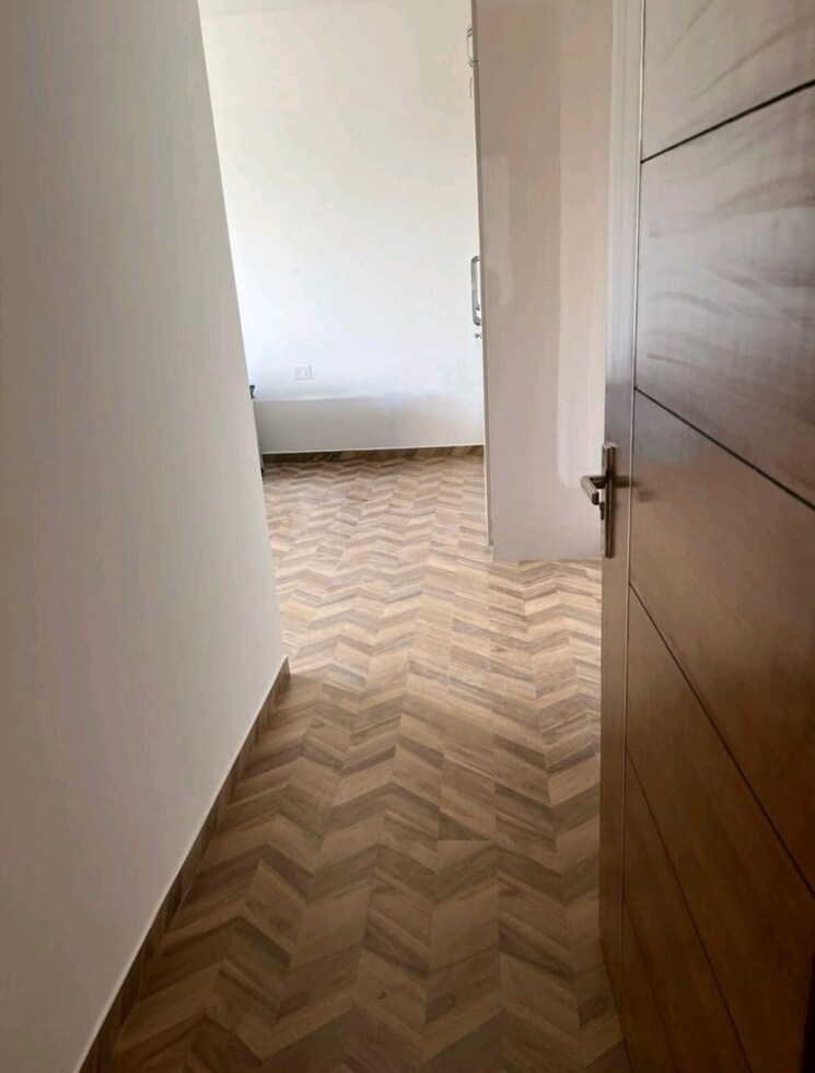 Room, tulip-yellow 3 Bedroom 1704 Sq.Ft. Apartment In Sector 69 Gurgaon 9477539