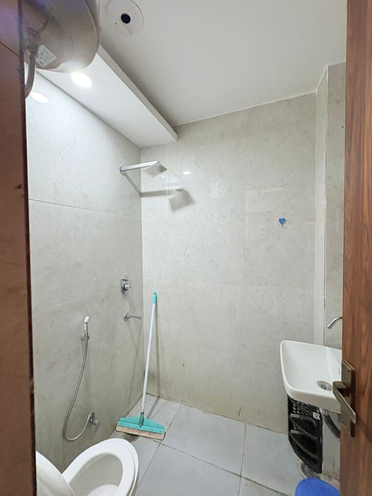 Bathroom, saket 1 Bedroom 500 Sq.Ft. Builder Floor In Saket Delhi 9477553