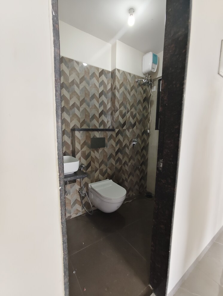 Bathroom, veena-smart-homes 2 Bedroom 505 Sq.Ft. Apartment In Kandivali West Mumbai 9477570