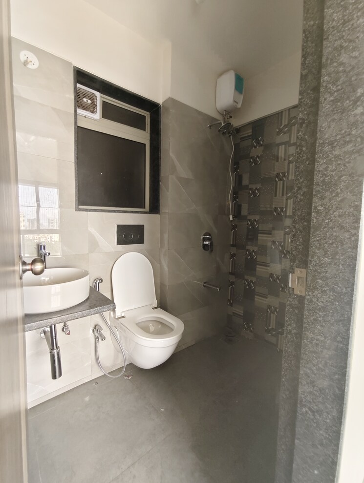 Bathroom, veena-smart-homes 2 Bedroom 505 Sq.Ft. Apartment In Kandivali West Mumbai 9477570