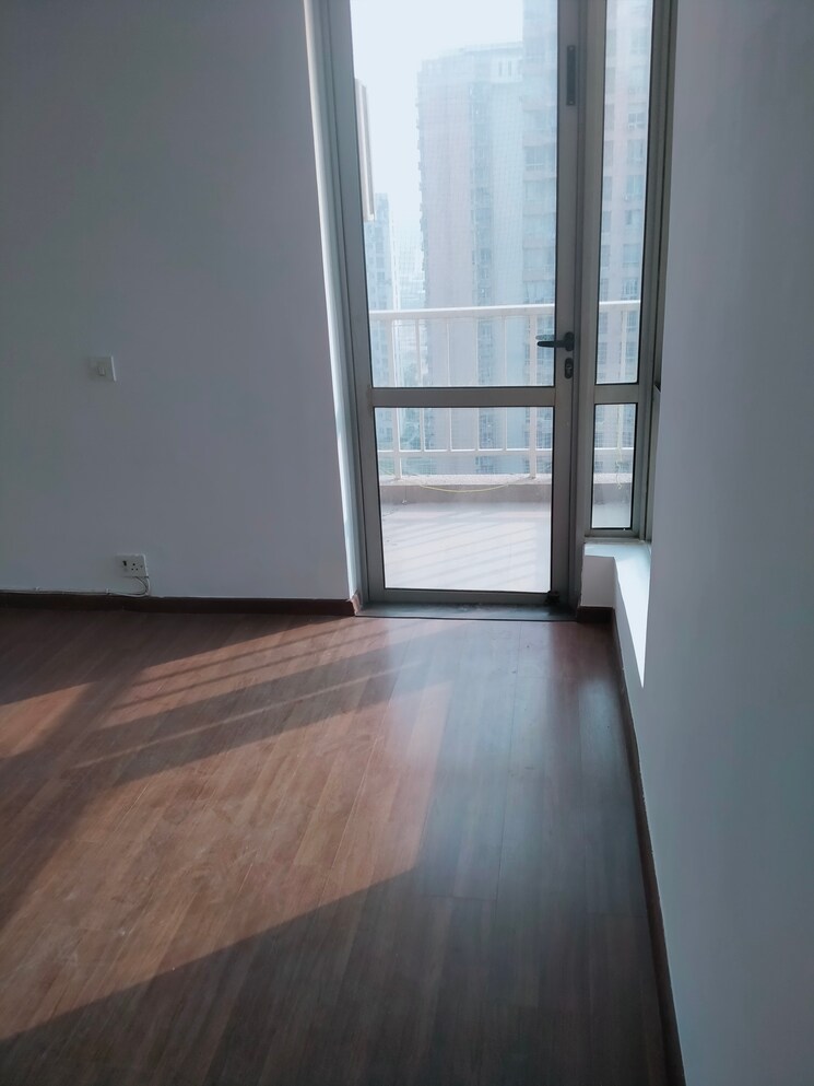 Room, pioneer-park-phase-1 2 Bedroom 1200 Sq.Ft. Apartment In Sector 61 Gurgaon 9477573