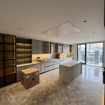 Parking in 4 BHK Builder Floor at BPTP Amstoria Country Floor, Sector 102 – for Sale