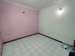 Room in 3 BHK Apartment at Thaltej – for Rent