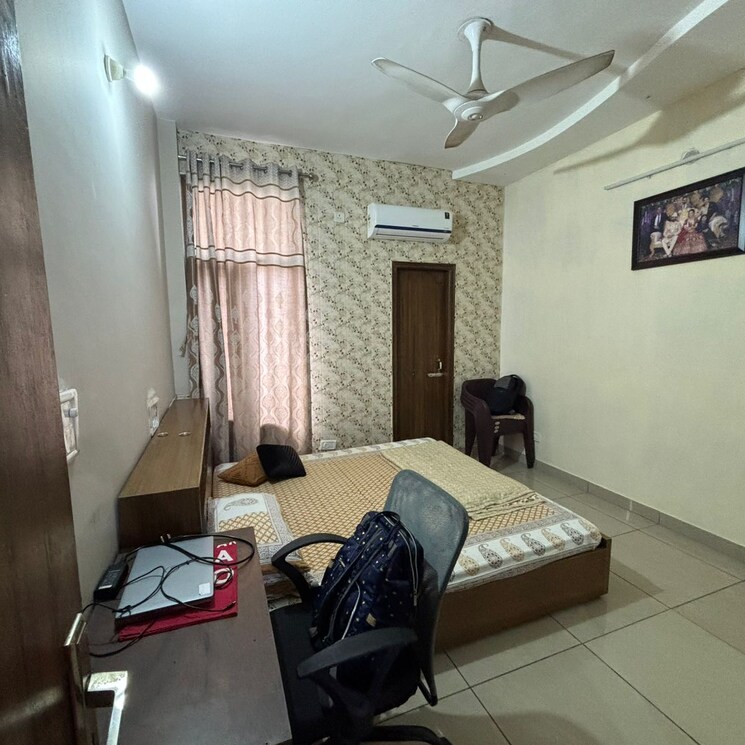 Room, kharar mohali road 3 Bedroom 1130 Sq.Ft. Apartment In Kharar Mohali Road Kharar 9477652
