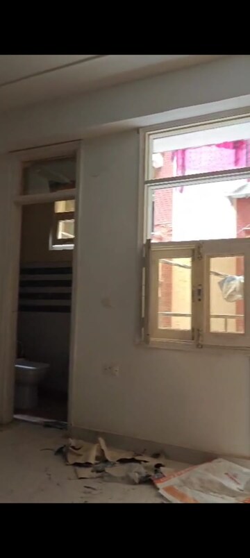 Furnished Amenities in 2 BHK Builder Floor at KRC Apartments, Sector 49 – for Sale