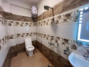 Bathroom in 2 BHK Builder Floor at Saket – for Rent