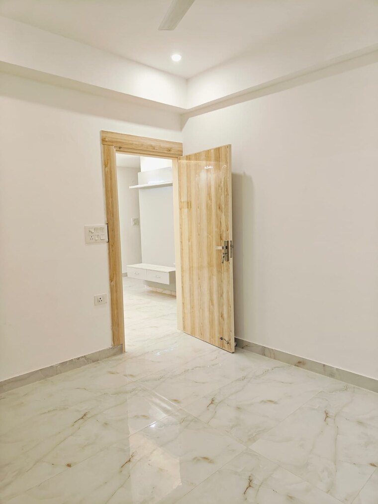 Room, saket 2 Bedroom 1000 Sq.Ft. Builder Floor In Saket Delhi 9477750