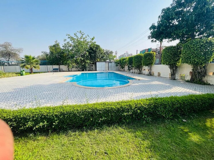 Garden, ratan-galaxy 4 Bedroom 2366 Sq.Ft. Apartment In Vrindavan Yojna Lucknow 9477851