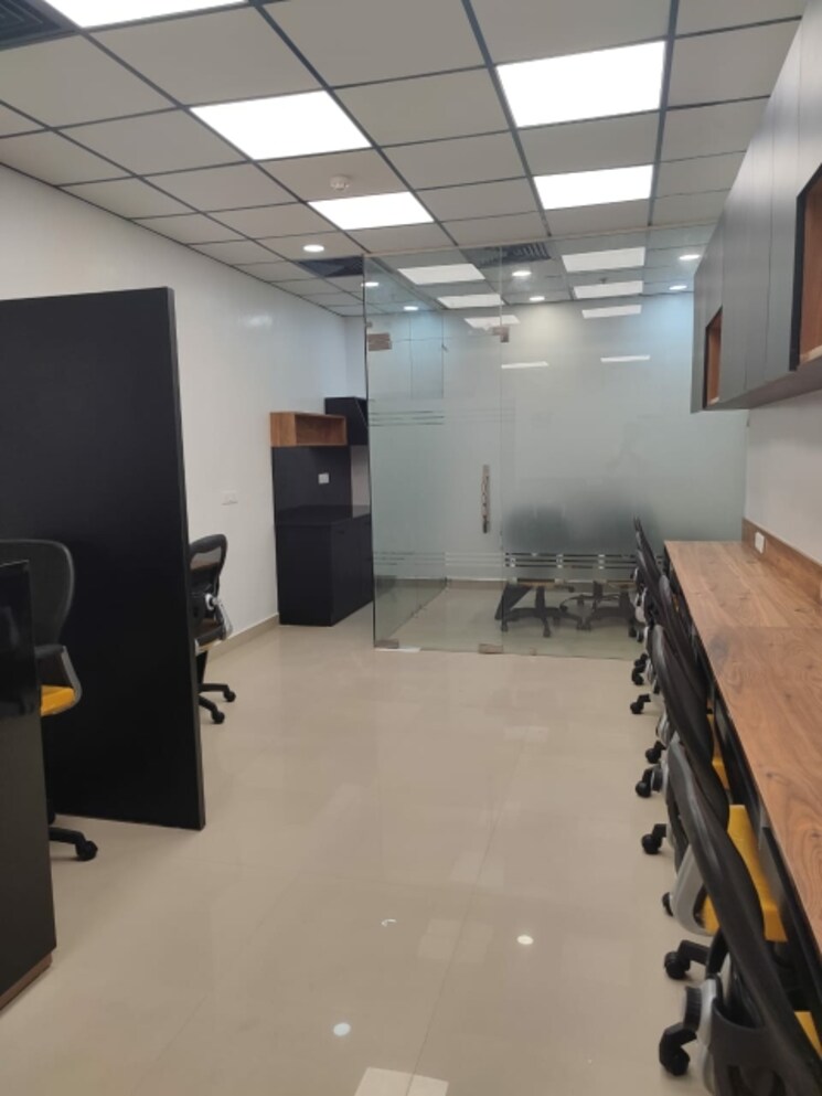 Team Area, logix-technova Commercial Office Space 550 Sq.Ft. In Sector 132 Noida 9477834