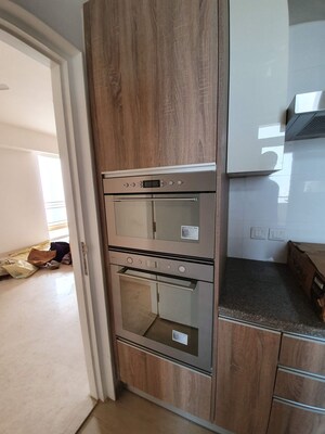 Furnished Amenities in 3 BHK Apartment at DLF The Primus, Sector 82a – for Sale