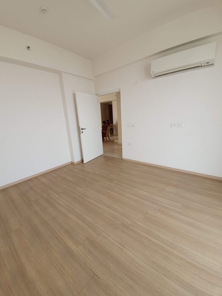 Room, dlf-the-primus 3 Bedroom 1818 Sq.Ft. Apartment In Sector 82a Gurgaon 9477858