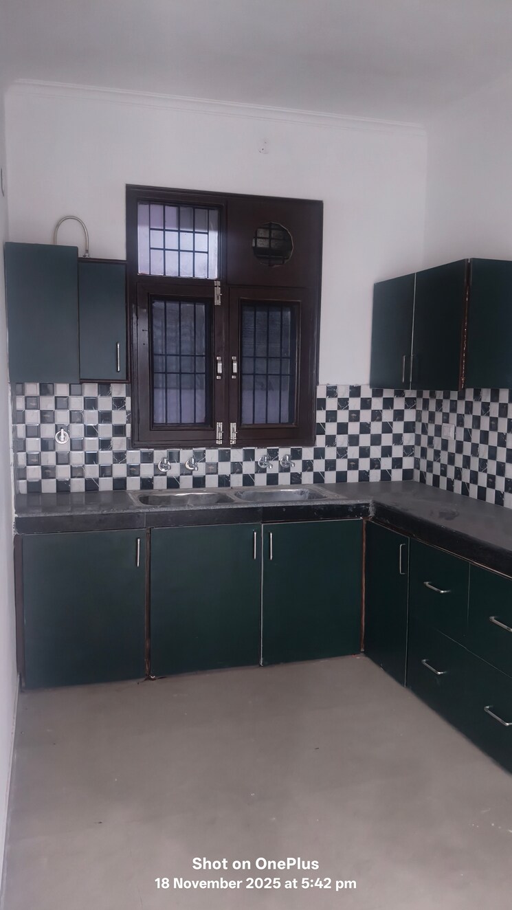 Kitchen, dhakoli 3 Bedroom 150 Sq.Yd. Apartment In Dhakoli Zirakpur 9477875