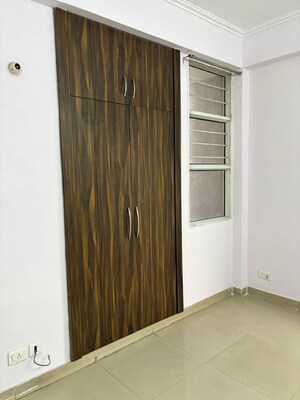 Room in 3 BHK Apartment at Eldeco Saubhagyam, Vrindavan Yojna – for Rent