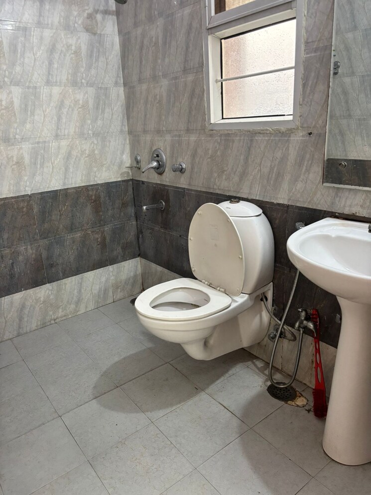 Bathroom, eldeco-saubhagyam 3 Bedroom 1478 Sq.Ft. Apartment In Vrindavan Yojna Lucknow 9477870