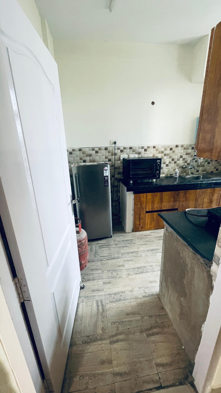 Kitchen, omaxe-the-palace 3 Bedroom 1550 Sq.Ft. Apartment In Gomti Nagar Lucknow 9477959