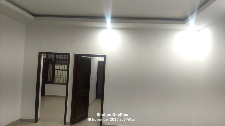 Room, dhakoli 3.5 Bedroom 250 Sq.Yd. Apartment In Dhakoli Zirakpur 9477937