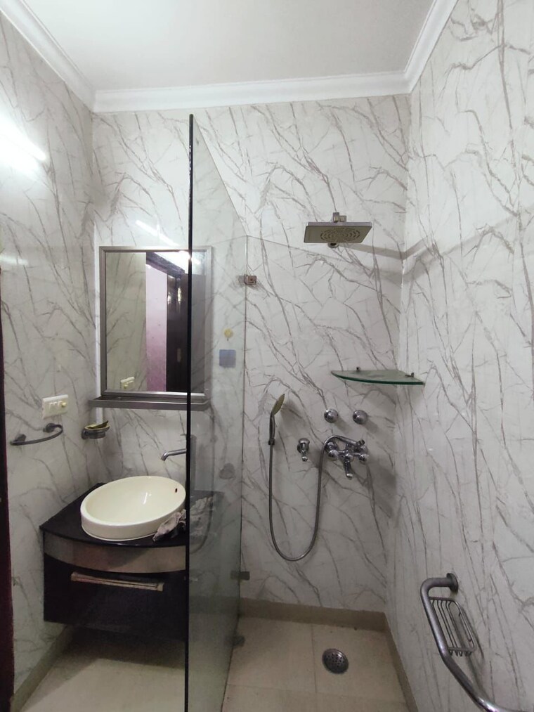 Bathroom, prashant vihar 3 Bedroom 1800 Sq.Ft. Builder Floor In Prashant Vihar Delhi 9477971