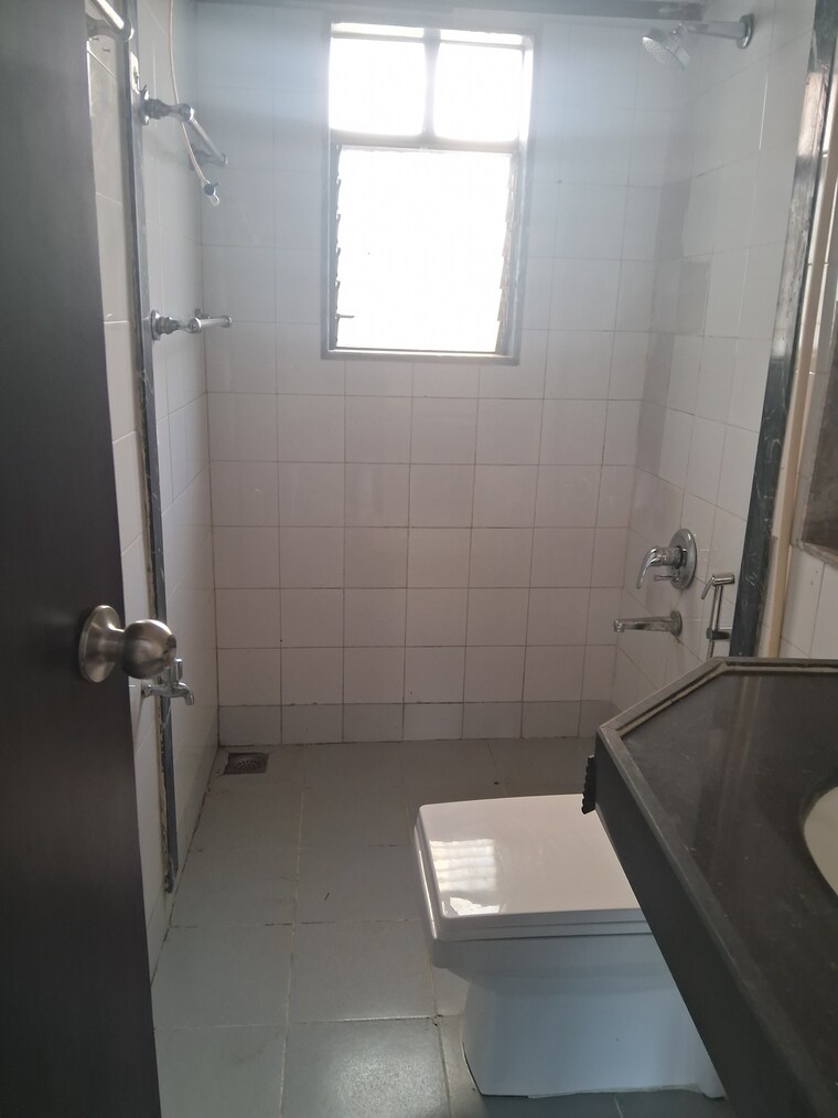 Bathroom, la-chapelle 3 Bedroom 1550 Sq.Ft. Apartment In Baner Pune 9478003