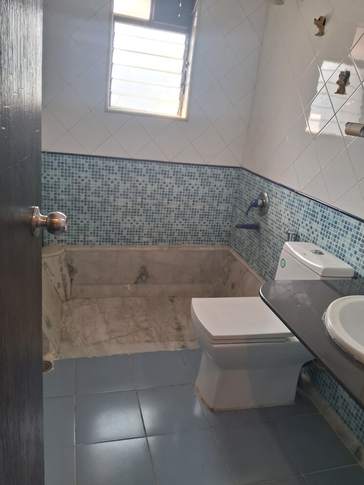 Attached Bathroom, la-chapelle 3 Bedroom 1550 Sq.Ft. Apartment In Baner Pune 9478003