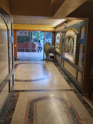 Building Lobby in 4 BHK Apartment at Silver Arch Eden woods, Andheri West – for Sale