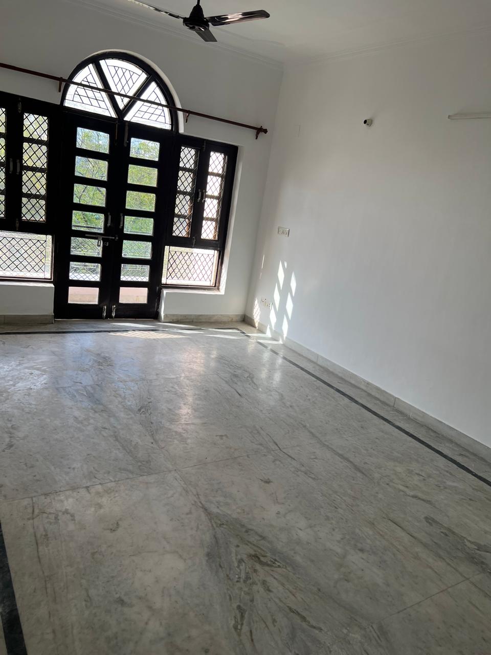 1.5 BHK + Extra Room Independent House For Rent in RWA Apartments Sector 19