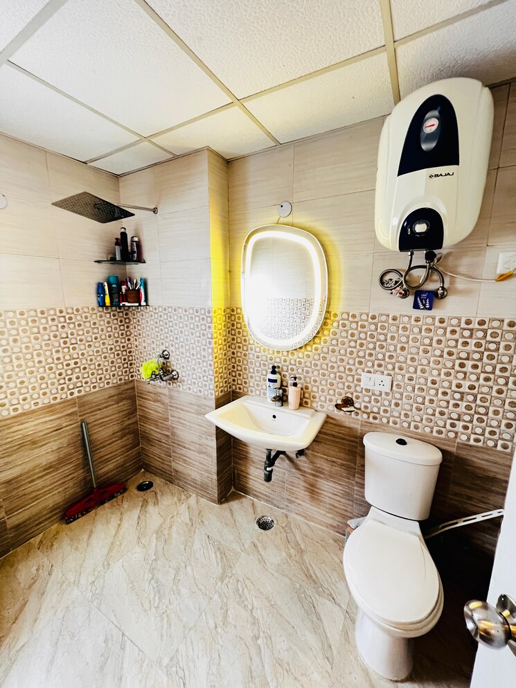 Bathroom, sector 16c greater noida 2.5 Bedroom 1235 Sq.Ft. Apartment In Sector 16c Greater Noida Greater Noida 9478088