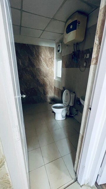 Attached Bathroom in 2 BHK Apartment at Omaxe City, Omaxe City – for Rent