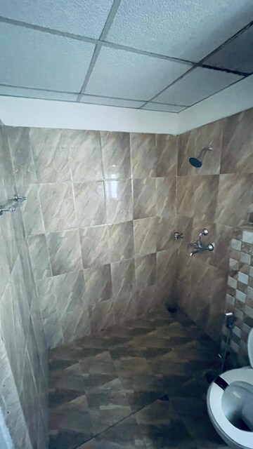 Bathroom in 2 BHK Apartment at Omaxe City, Omaxe City – for Rent