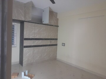 Room in 2 BHK Apartment at Ramamurthy Nagar – for Rent