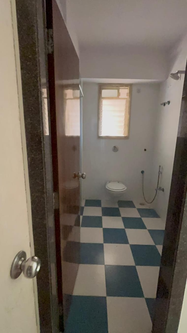 Bathroom, kamdhenu-pride 3 Bedroom 1500 Sq.Ft. Apartment In Kharghar Navi Mumbai 9478171