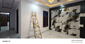 Room in 2 BHK Builder Floor at Sector 73 – for Sale