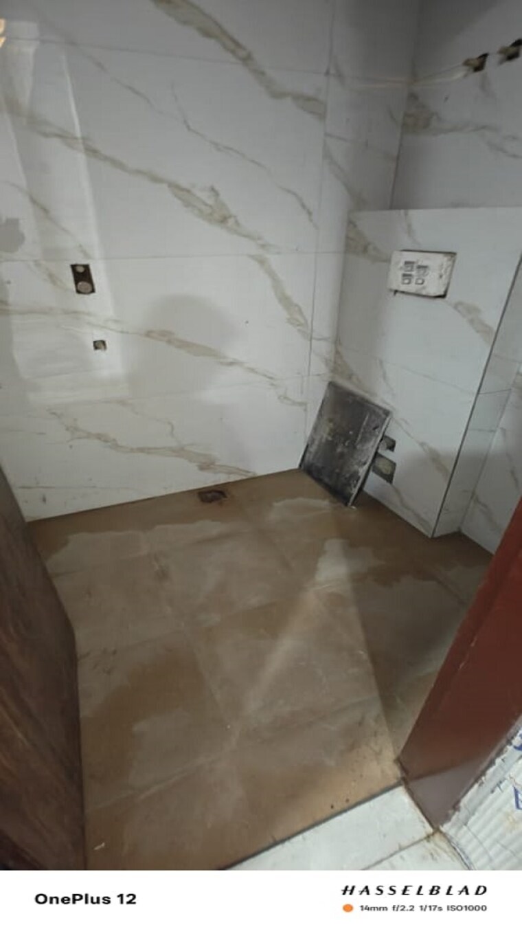 Bathroom, sector 73 2 Bedroom 1000 Sq.Ft. Builder Floor In Sector 73 Noida 9478220