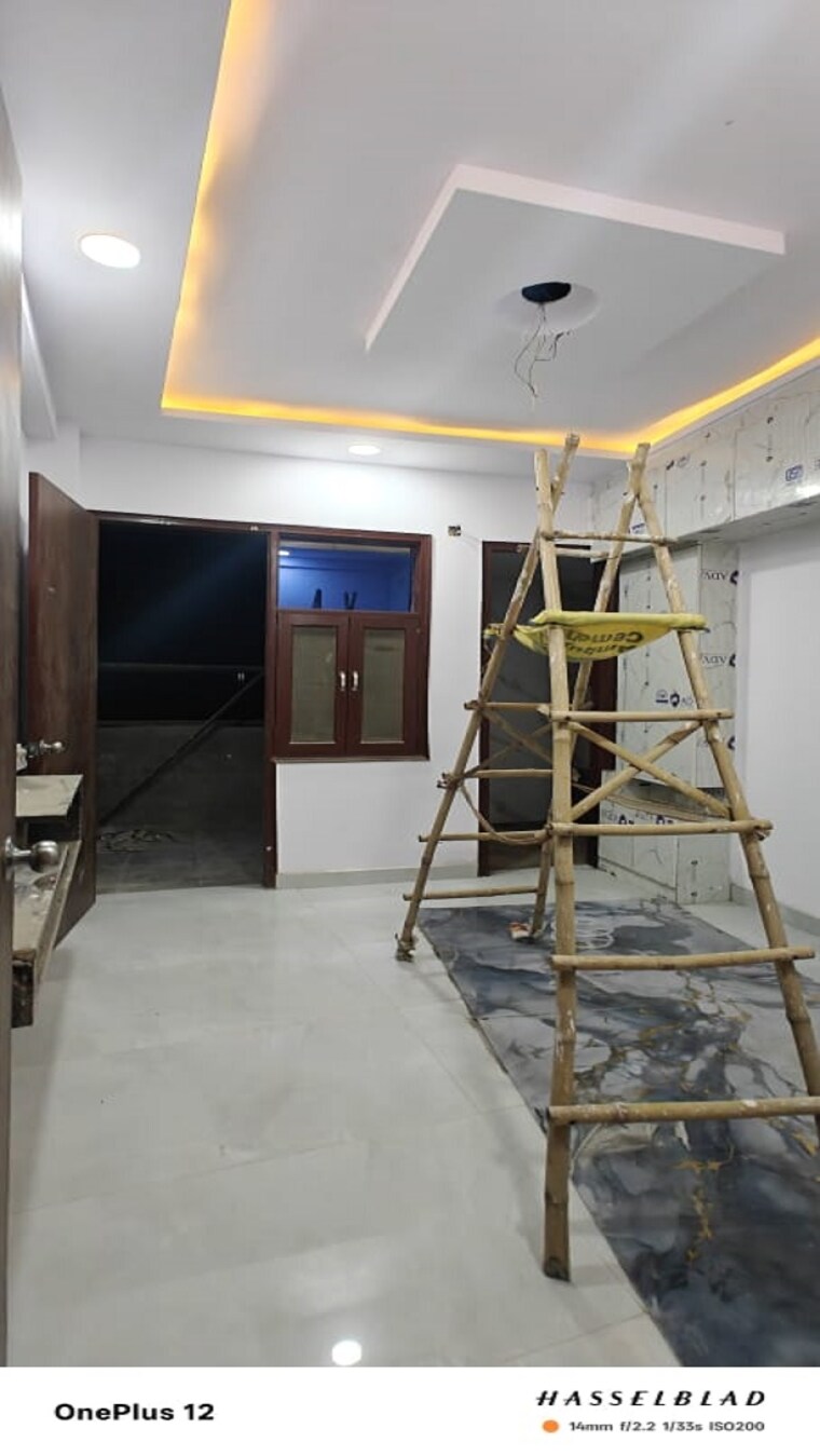undefined, sector 73 2 Bedroom 1000 Sq.Ft. Builder Floor In Sector 73 Noida 9478220