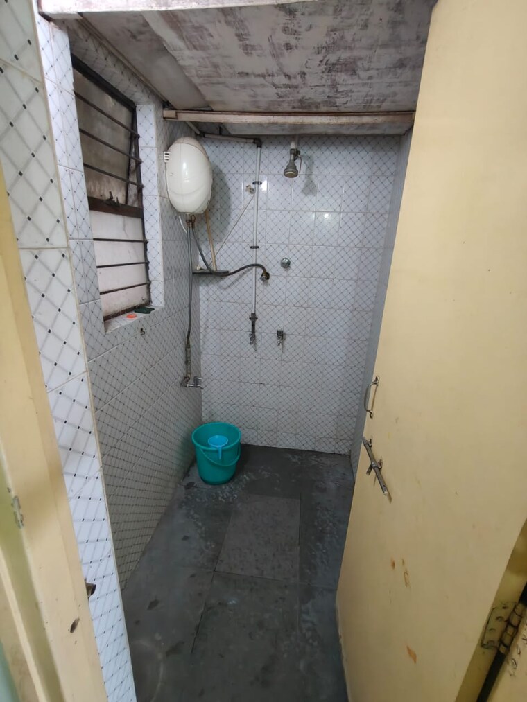 Bathroom, kothrud 2 Bedroom 900 Sq.Ft. Apartment In Kothrud Pune 9478295