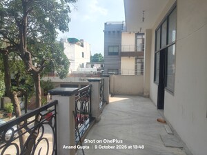 Balcony in  Pg at Sector 71 – for Rent