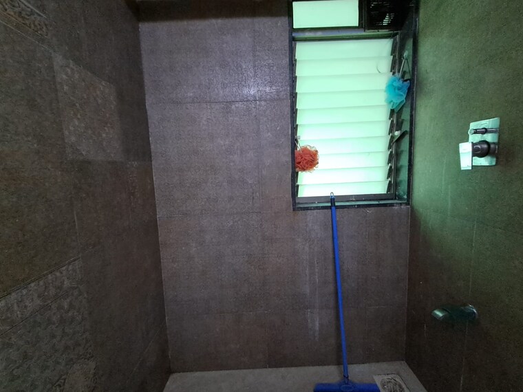 Bathroom, pr-wood-wind 2 Bedroom 728 Sq.Ft. Apartment In Andheri East Mumbai 9472939