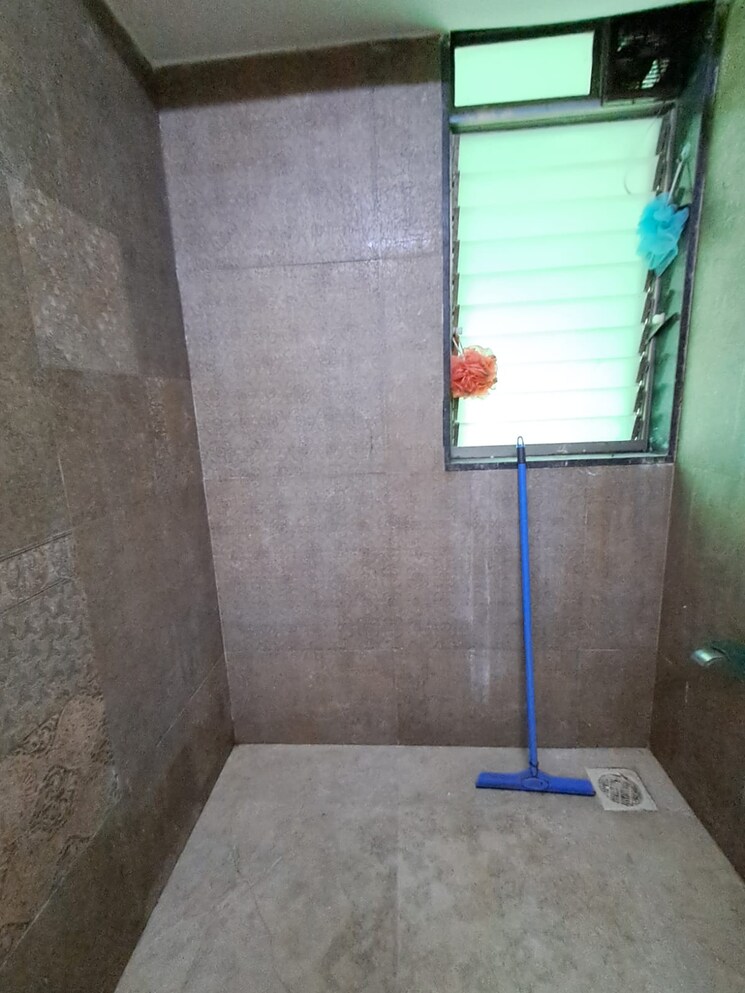Bathroom, pr-wood-wind 2 Bedroom 728 Sq.Ft. Apartment In Andheri East Mumbai 9472939