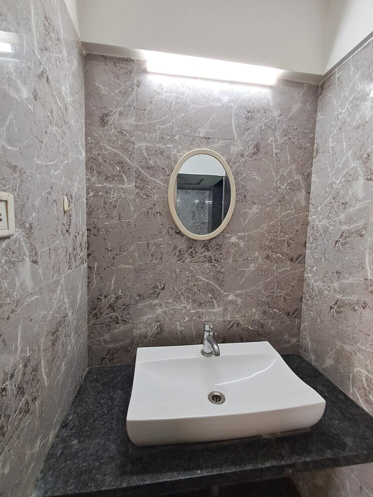 Bathroom, pr-wood-wind 2 Bedroom 728 Sq.Ft. Apartment In Andheri East Mumbai 9472939