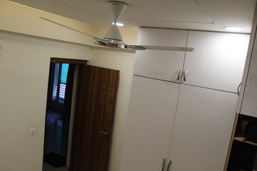  2 BHK Apartment at Yash Pinnacle, Paldi – for Rent