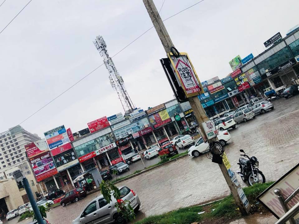 Showroom For Sale in Highstreet Market