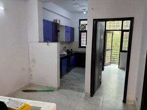Building Lobby in 2 BHK Builder Floor at Sector 40 – for Rent