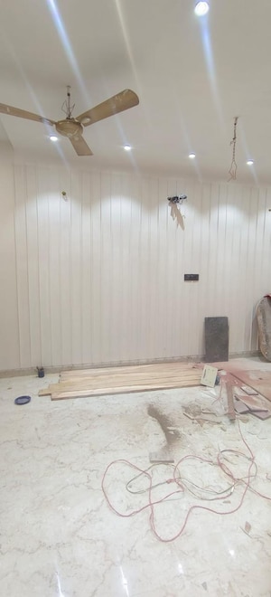 Bedroom in 3 BHK Builder Floor at Chittaranjan Park – for Rent