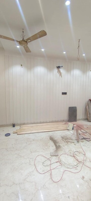 Bedroom in 3 BHK Builder Floor at Chittaranjan Park – for Rent