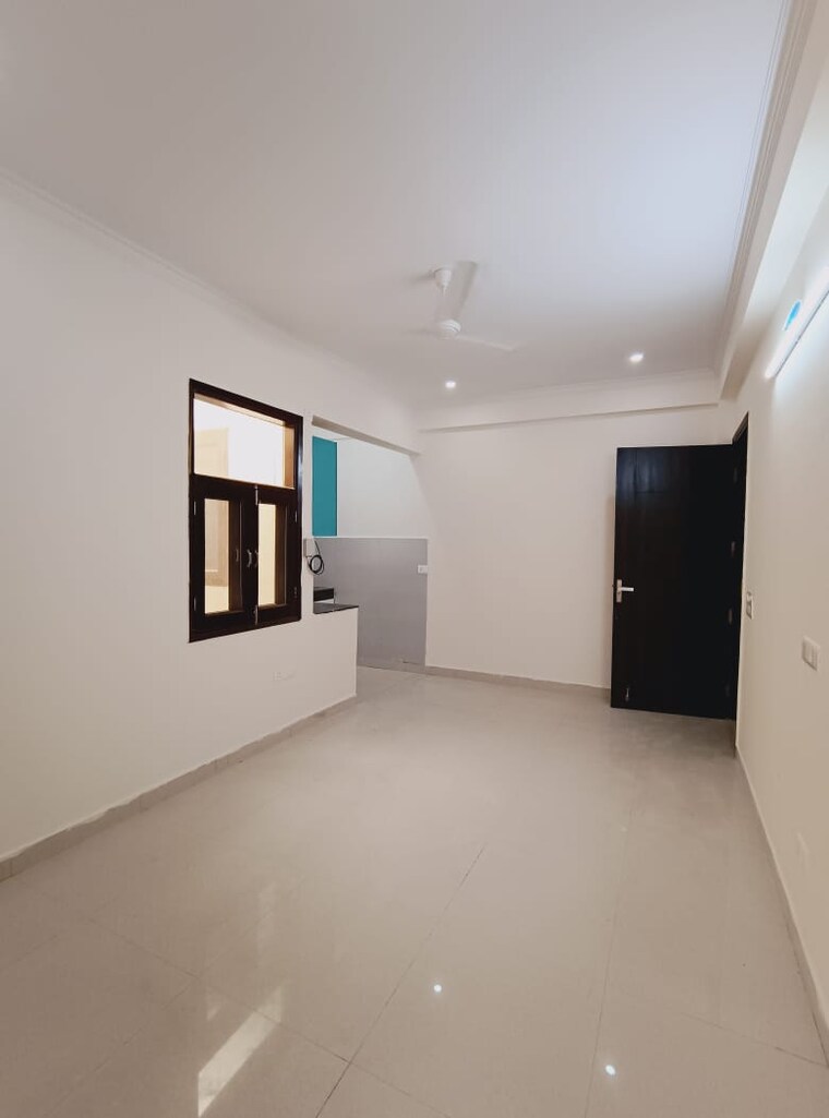 Room, sector 46 2 Bedroom 1465 Sq.Ft. Builder Floor In Sector 46 Gurgaon 9478560